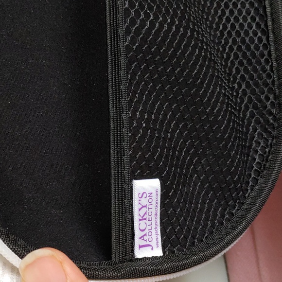 Travel Bra Underwear Storage Box / Organizer - Picture 4 of 6